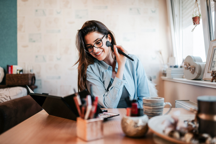 自分が一番きれいに見える黄金比とメイクを研究してみよう！（写真:iStock）