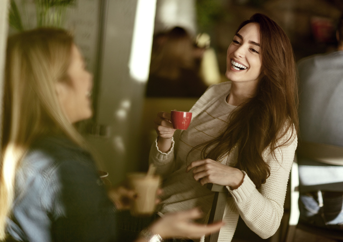 つかず離れずの距離をキープ（写真:iStock）