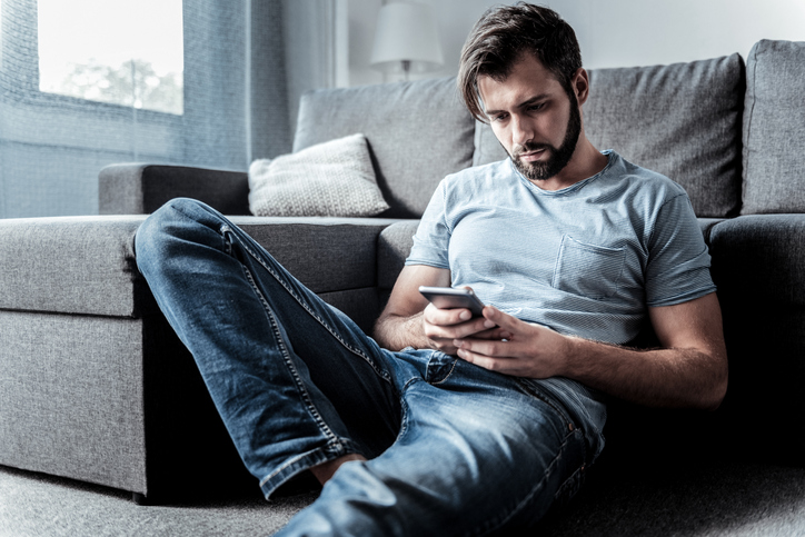 未読スルーしてるのに…（写真:iStock）