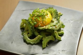 イタリアンおつまみ「ゴーヤのアンチョビマリネ ユッケ風」