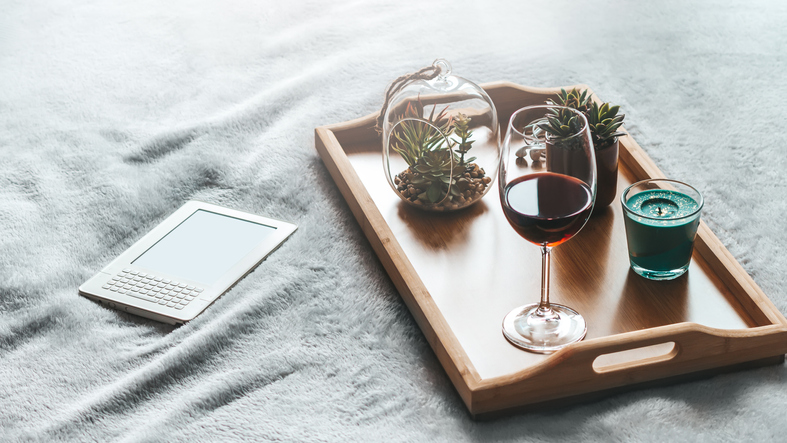 話のネタになりそうなアイテムも（写真:iStock）