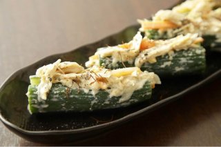 暑い日には「手づかみ棒棒鶏」 キュウリで挟む逆転の発想