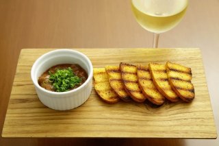 ピリ辛の濃厚ソースに病みつき「生シラスのアラビアータ」