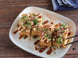 ごはんのおかずでもおつまみでもイケる万能選手（写真:ぐっち夫婦=以下同）