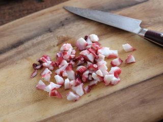 たこ焼きを作るときより、細かく切ってね