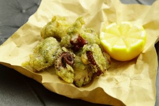 ナポリの定番!海藻を混ぜて揚げる「マダコのゼッポリーネ」