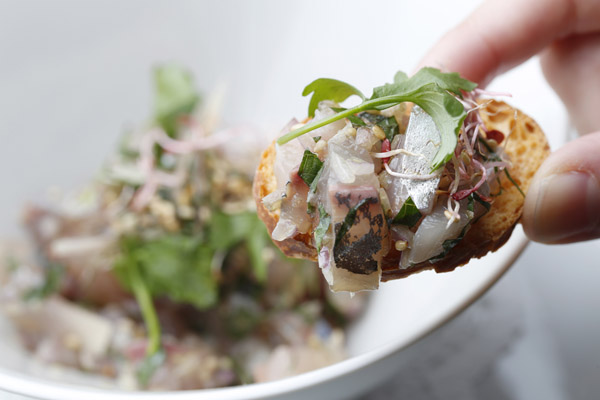 合う酒=スパークリングワイン、白ワイン（Ｃ）コクハク