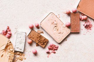 割れたパウダーファンデを復活させる方法！リメイクも可能♡