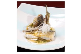 おうち料理が料亭に!日本酒が進む「アユの大葉酢あんかけ」