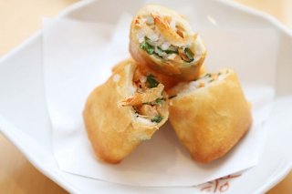 組み合わせの妙!ハイボールに合う「酢飯納豆の春巻き揚げ」