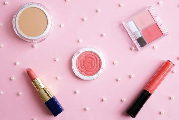 童顔メイクで愛されフェイス♡（写真:iStock）