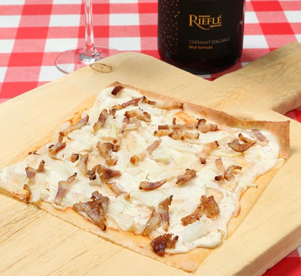 合う酒＝スパークリングワイン（Ｃ）コクハク