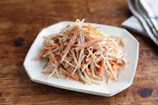 簡単で失敗なし！おうちで作るデリ風ごぼうサラダ☆副菜にも