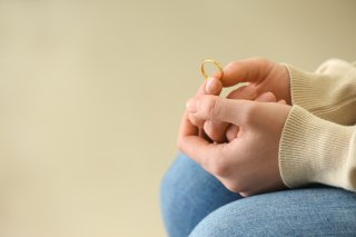 世界が広がった…夫一筋の専業主婦が“裏垢”にハマった理由