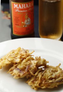 インド気分で「ショウガパクラ」冷えたビールとの相性は完璧