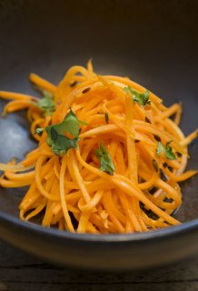 「ニンジンのサラダ クミン風味」カレー風味の“なます”です