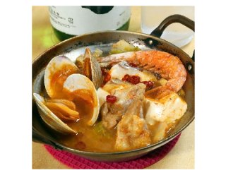 1人用小鍋で作る「チゲ鍋」 ピリ辛の魚介と豆腐をつまむ至福