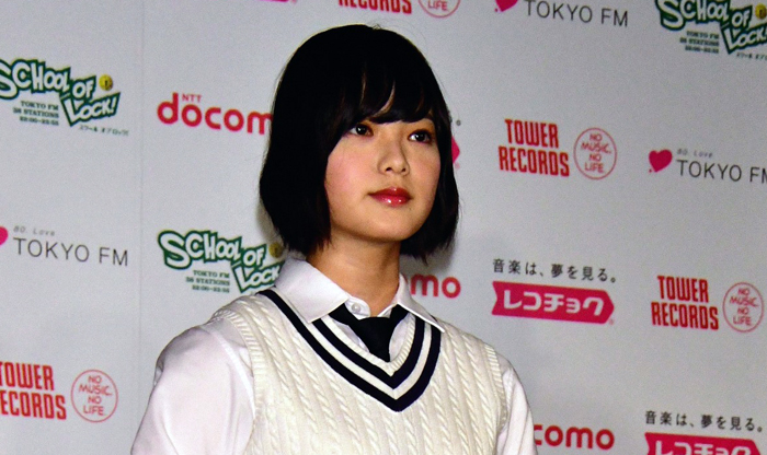 欅坂46結成時14歳から脱退時18歳まで4年半グループに全てを捧げてきた平手。映画公開には抵抗もあるようだが…／（C）日刊ゲンダイ