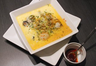 旬の牡蠣を使って平たいお皿で作る「牡蠣の中華風茶碗蒸し」