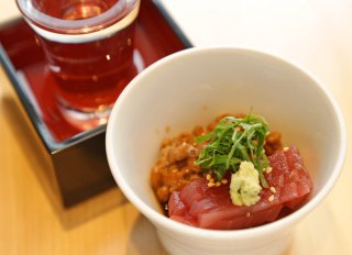 「マグロと納豆のユッケ」何にでも!万能ユッケだれの作り方