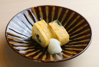 噛めばジュワッ!名店仕込み「カニと根三つ葉のだし巻き卵」