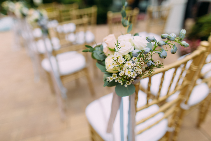 友達の結婚にちょっと焦ることも（写真:iStock）