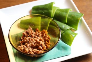 「肉みそピーマン」しょうがの効いた肉みそはアレンジ万能
