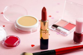 ワントーンメイクでおしゃれ女子に♡ 一番似合うのは何色？