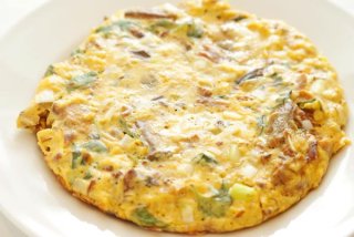 「サバのフリッタータ」本場のオムレツをサバ味噌煮缶で作る