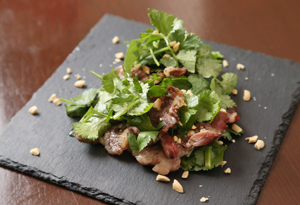 合う酒＝赤ワイン（Ｃ）コクハク