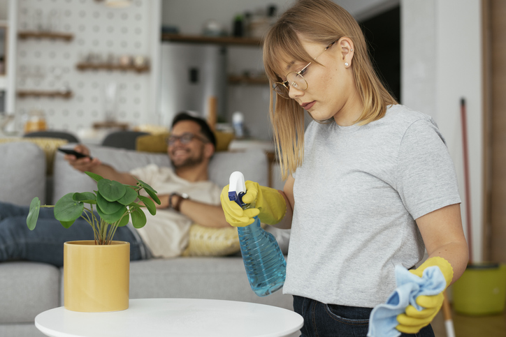 夫は“役立たず”（写真:iStock）
