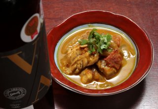 「あっという間の黒胡椒チキンカレー」赤ワインと相性抜群！