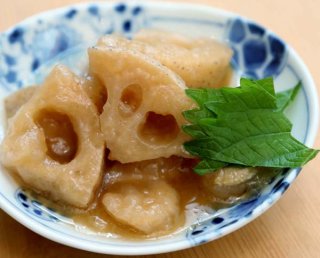 「レンコンの南蛮漬け」たっぷり片栗粉は美味しさのひと手間