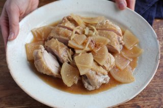 冬の鶏料理!フライパンで簡単煮込むだけで頬っぺた落ちる!?