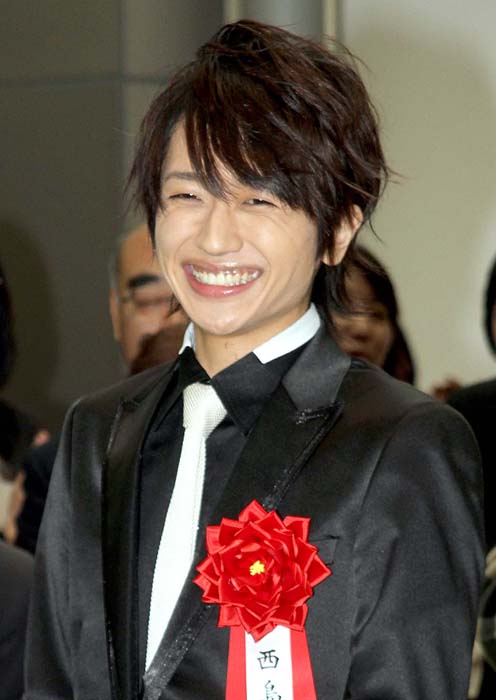 美しい歌声だけでなく俳優としても評価の高い西島さん／（C）日刊ゲンダイ