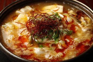 食べるスープ!「豚肉と春雨・豆腐のピリ辛酸辣小鍋仕立て」