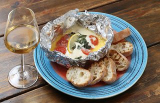 見た目はピッツァ!「サーモンのホイル焼きマルゲリータ風」