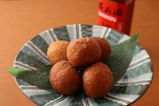 外はカリッ中はふわっ…汁がにじみ出る「肉丸(ローガン)」