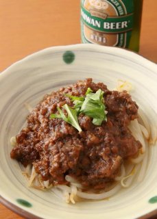 「米抜き魯肉飯(ルーローハン)」定番フードをおつまみに