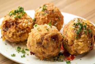 パン粉なしでも衣サックサク「タラとジャガイモのコロッケ」