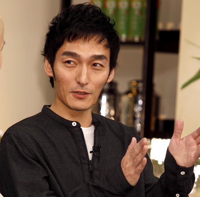 受賞スピーチで周囲への感謝を表した草彅。その時、二宮の目には光るものが／（C）日刊ゲンダイ