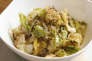 「やみつき白菜」塩昆布&ゴマ油&にんにくの“最強トリオ”で
