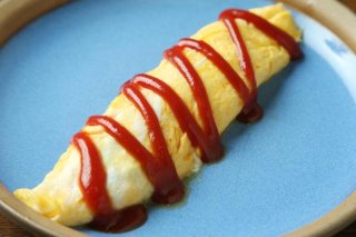 「ポパイエッグ」ホウレンソウをソテーして卵で包むだけ！