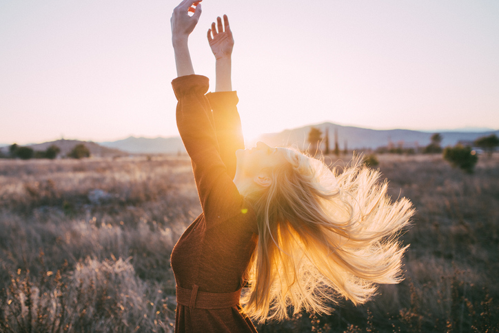 美しい髪に感じる色気（写真:iStock）