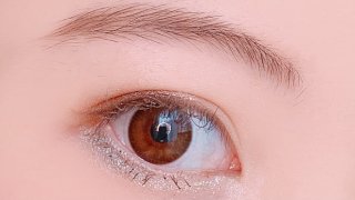 下まぶたで大人ガーリー