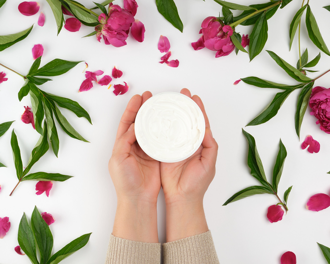 ボディクリームを持ち歩いてみて（写真:iStock）