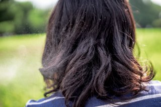 年齢のせい？ 髪のうねりの5つの原因！直し方＆ヘアケア方法