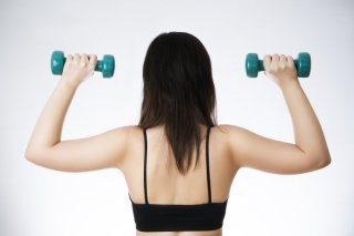 二の腕が太くなる4つの原因＆自宅でできる簡単エクササイズ♪