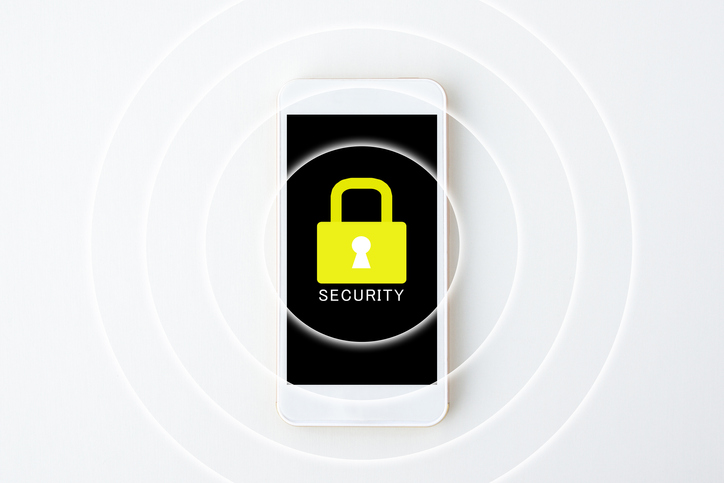 厳重にスマホをロックし始めたら…（写真:iStock）