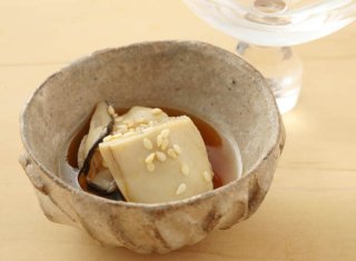 「牡蠣の酒蒸し」冷やして食べることでうま味をぎゅっと凝縮